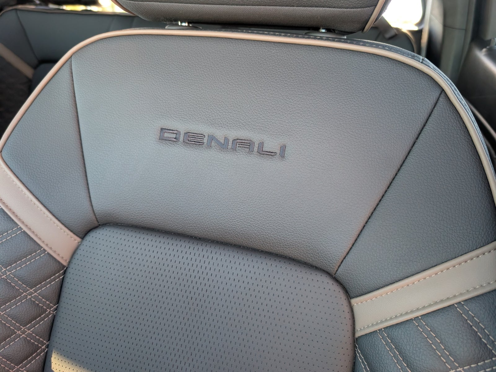 2023 GMC Canyon 4WD Denali