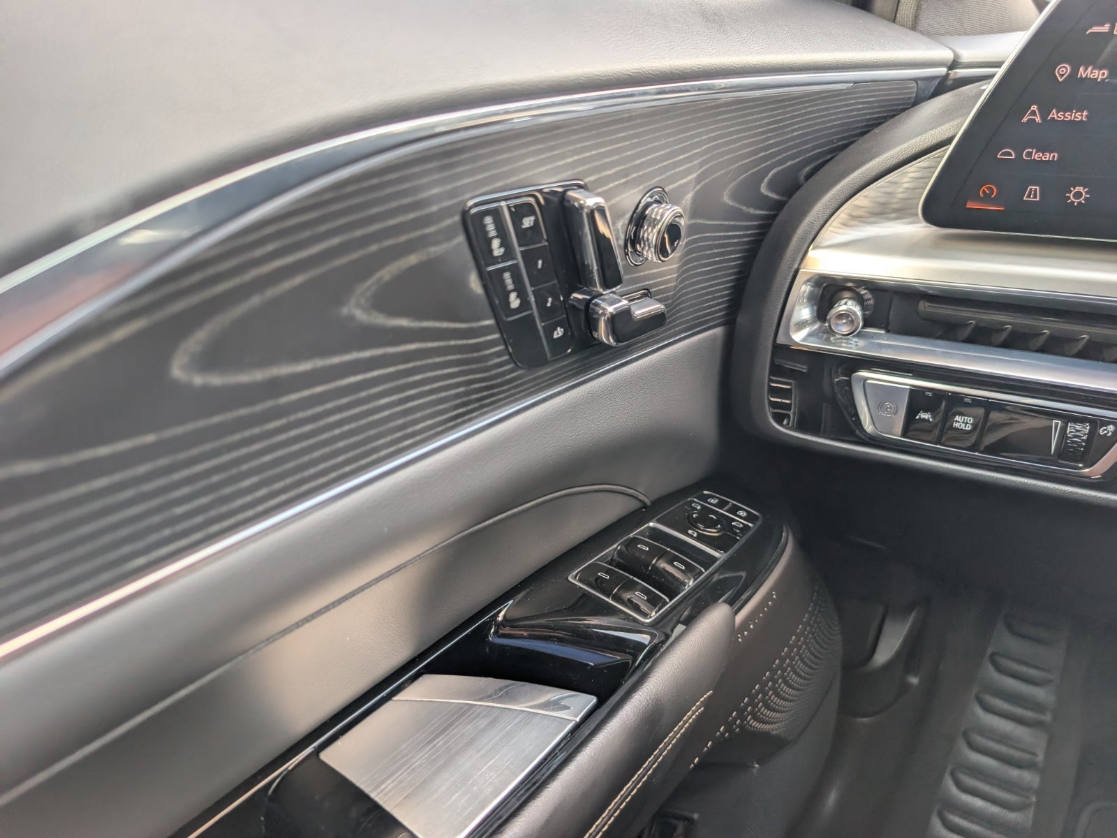 2024 Cadillac LYRIQ Sport 1