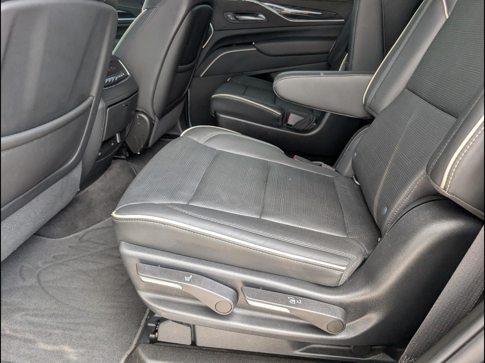2022 Cadillac Escalade Sport