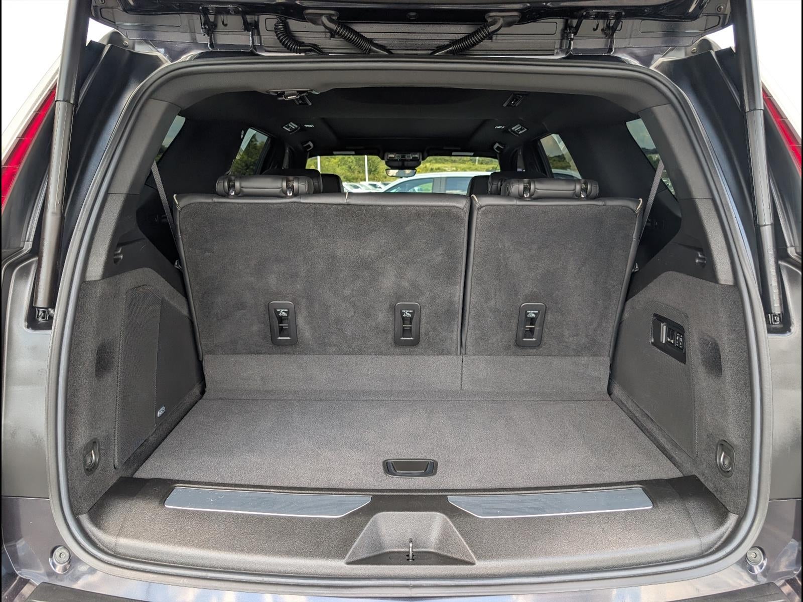 2022 Cadillac Escalade Sport