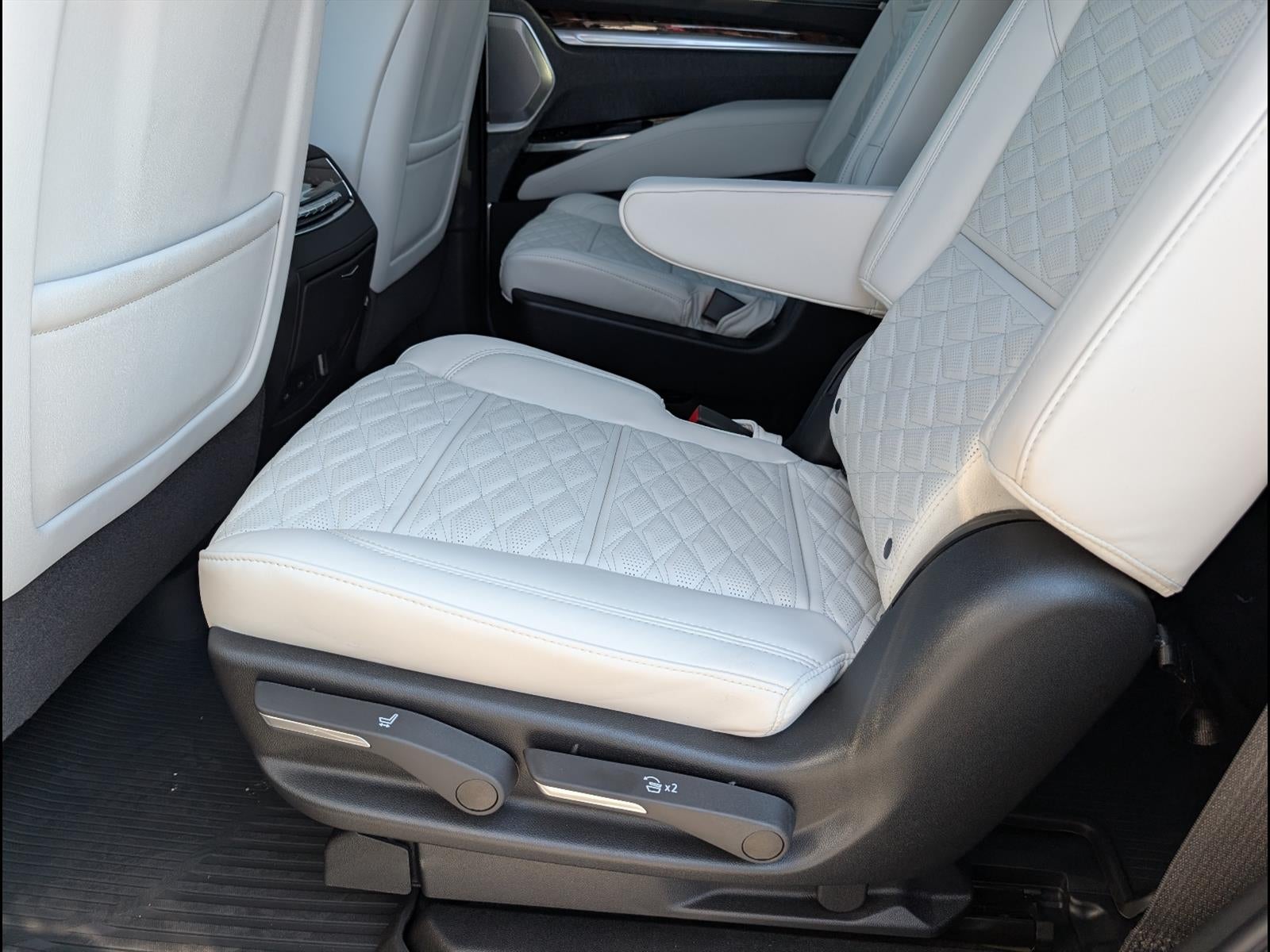 2026 Cadillac Escalade Platinum Sport - Photo 12