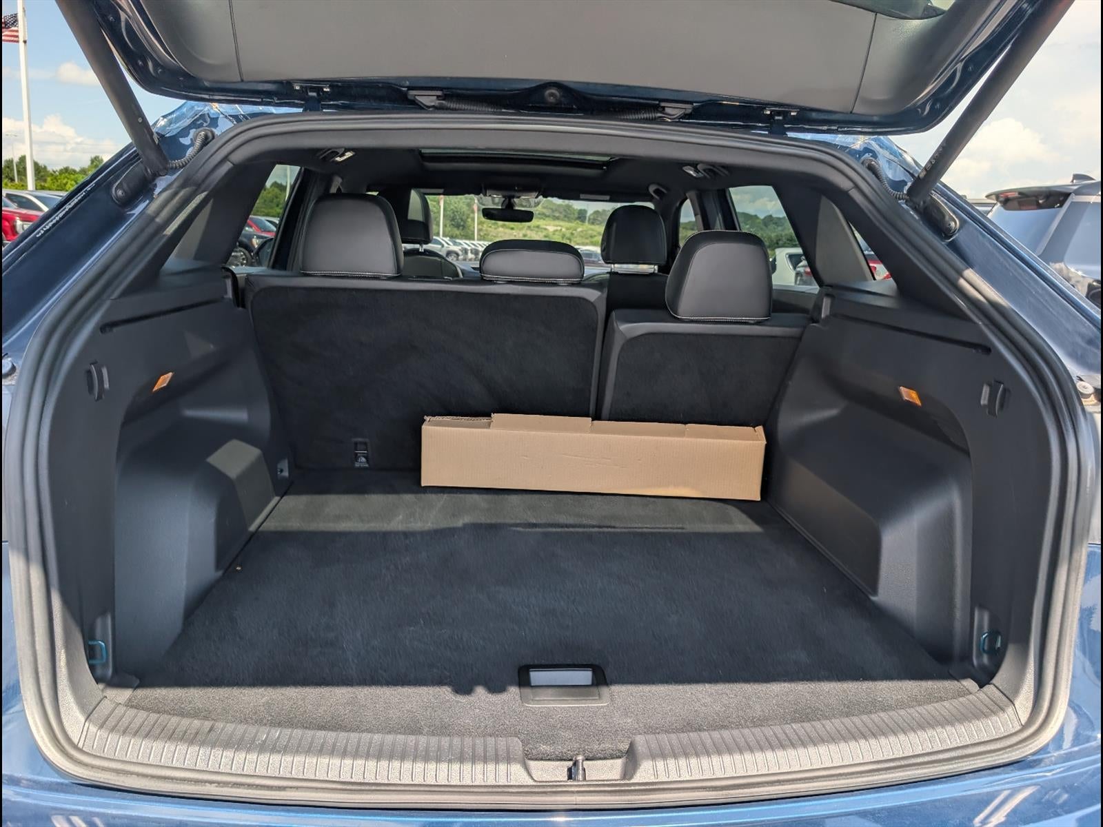 2023 Volkswagen Atlas Cross Sport 3.6L V6 SE w/Technology