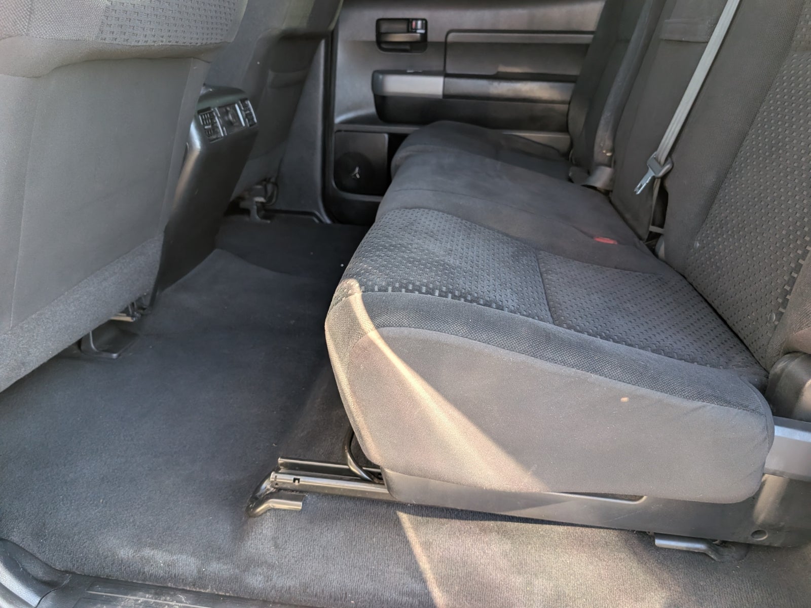 2012 Toyota Tundra 4WD Truck CrewMax 5.7L FFV V8 6-Spd AT (Natl)