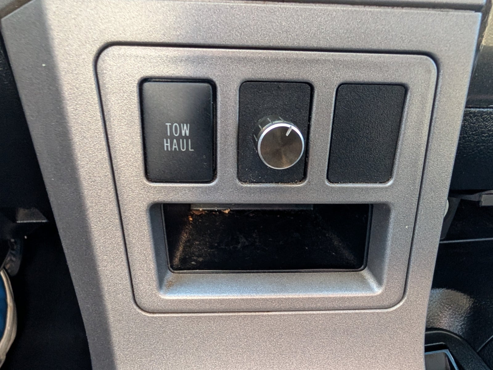 2012 Toyota Tundra 4WD Truck CrewMax 5.7L FFV V8 6-Spd AT (Natl)