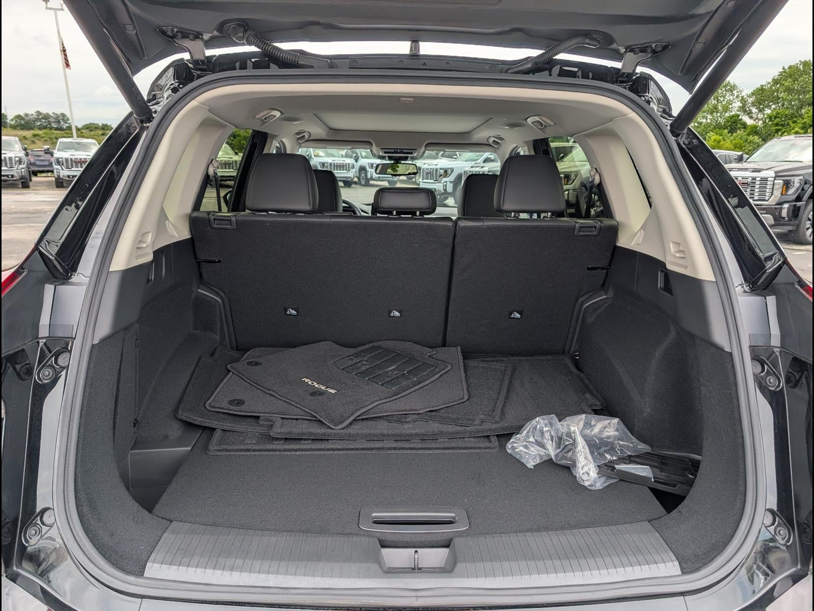 2024 Nissan Rogue Platinum