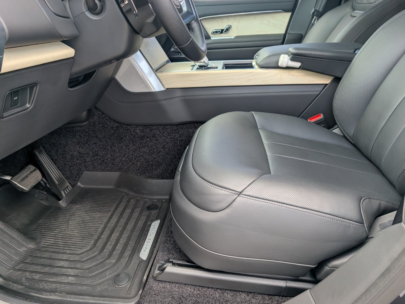 2024 Land Rover Range Rover SV
