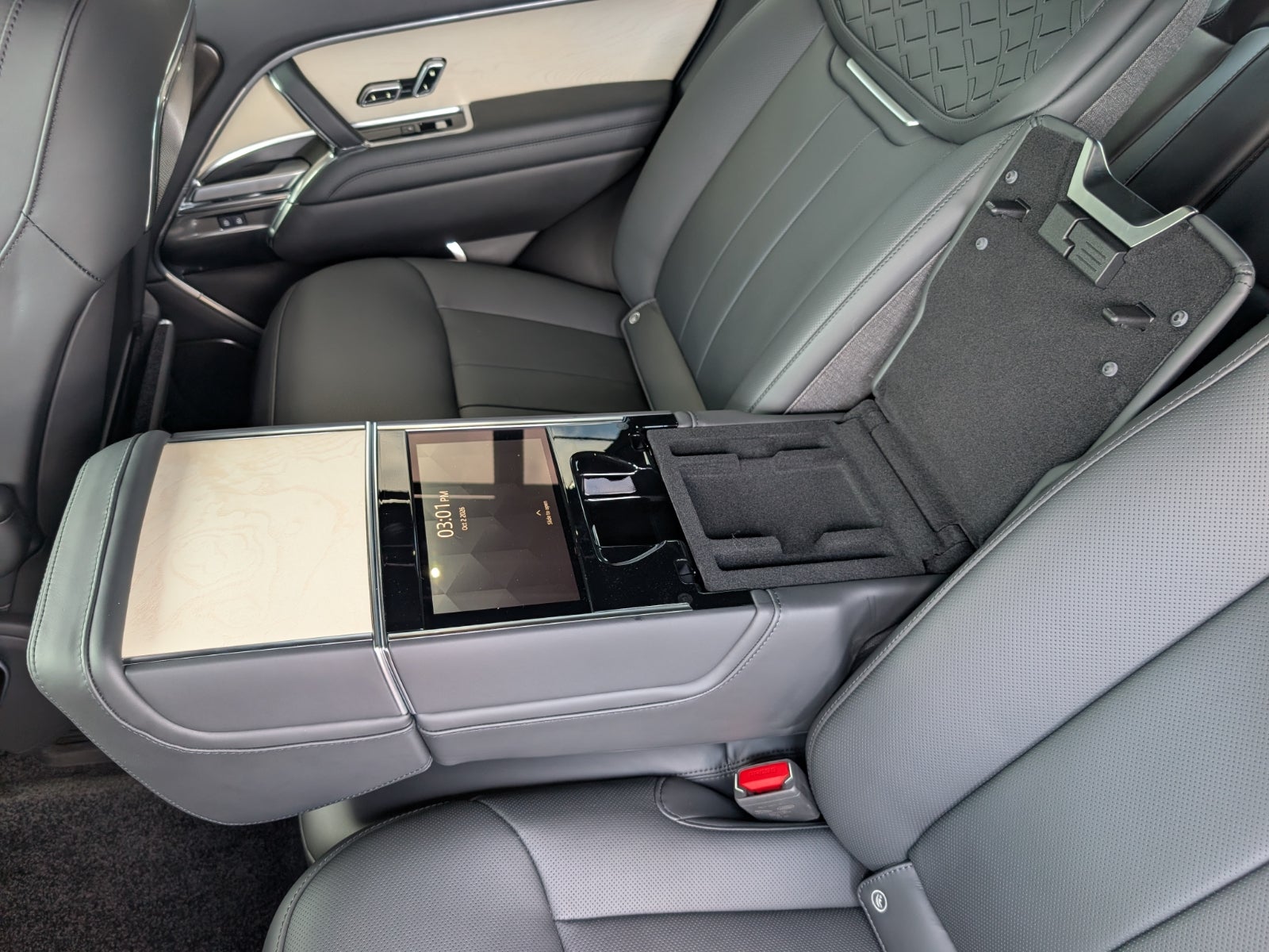 2024 Land Rover Range Rover SV