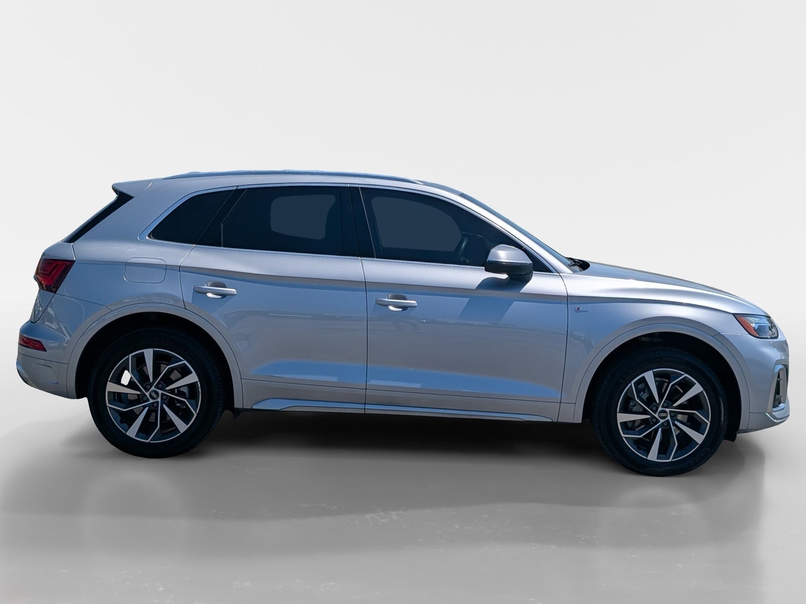 2022 Audi Q5 S line Premium Plus