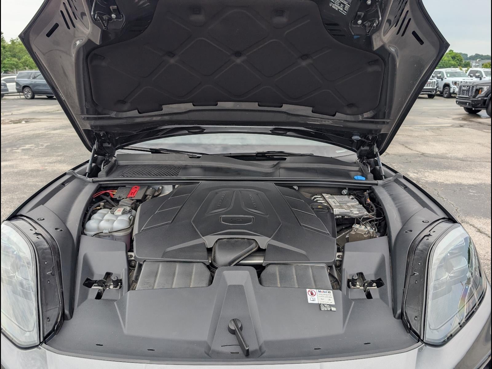 2024 Porsche Cayenne AWD
