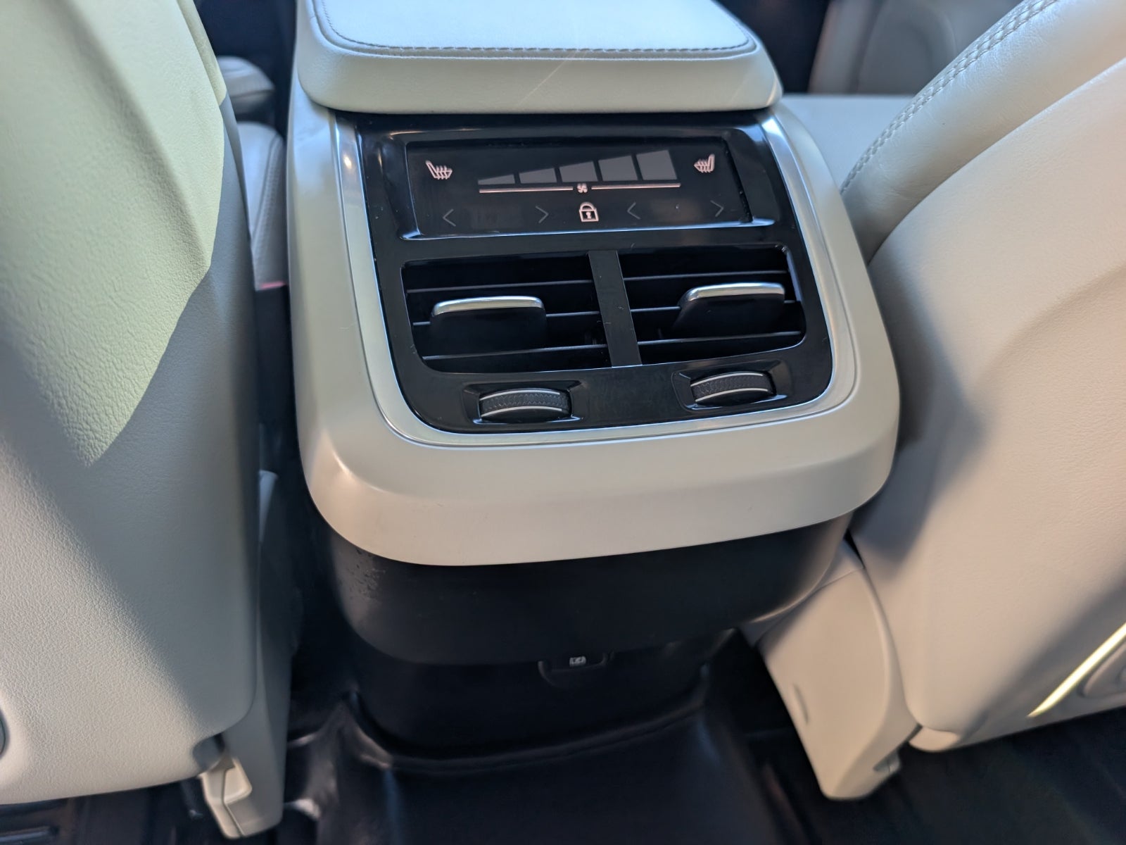 2023 Volvo XC90 Ultimate