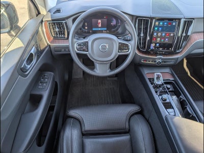 2023 Volvo XC60 Recharge Plug-In Hyb Ultimate Dark Theme